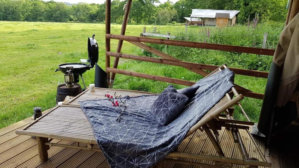 Glamping Des 2 Marguerites Hotell Bazoches-au-Houlme Exteriör bild